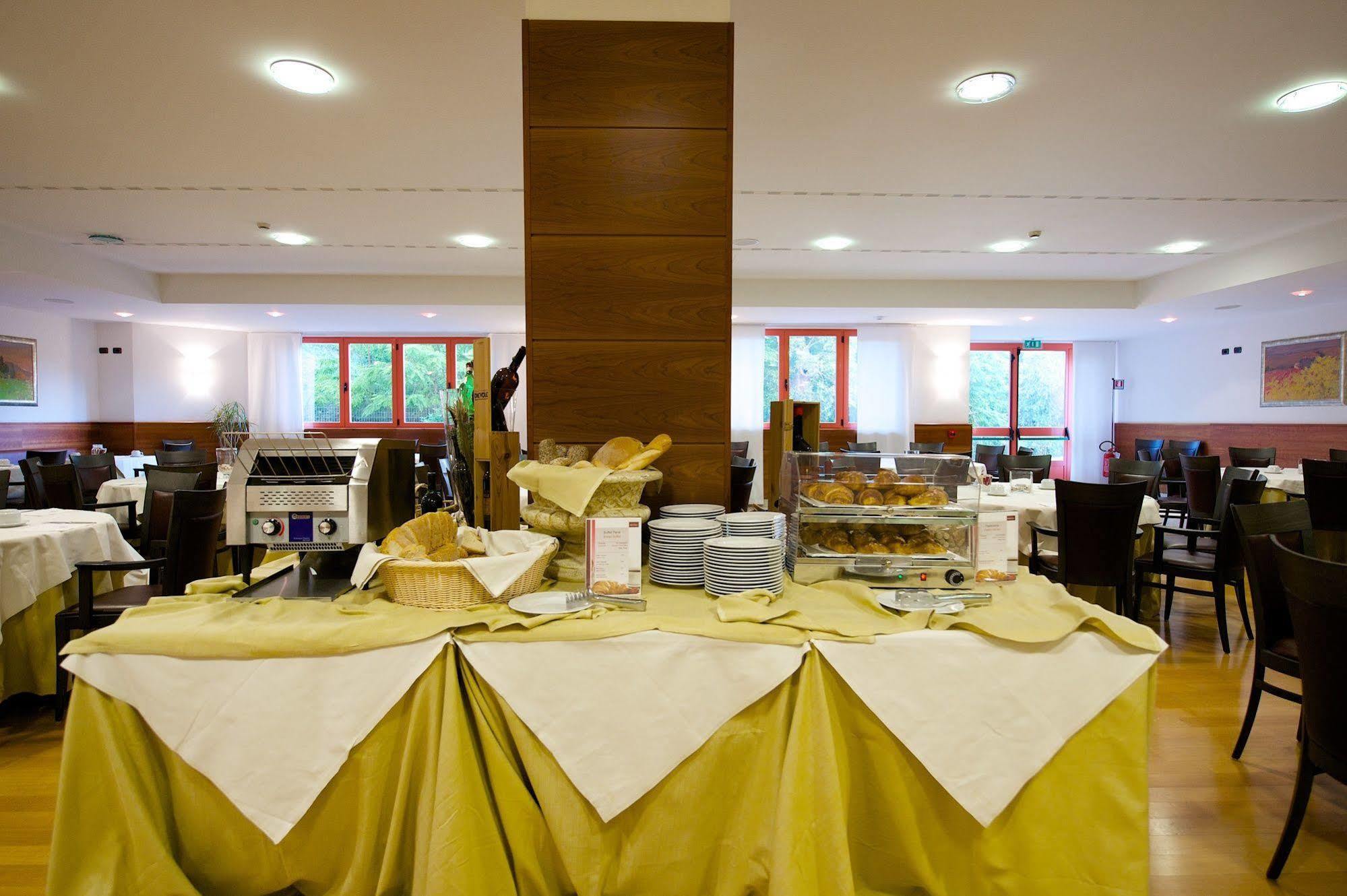 Four Points By Sheraton Hotel 4*